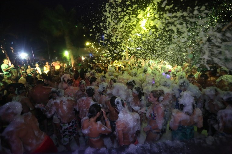 Lebanon Largest FOAM Party 3 (3)